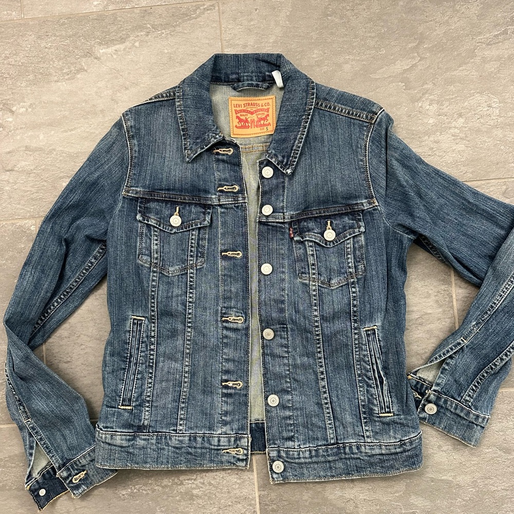 Women’s Levi's Denim Jacket NEW without Tag- Size Small - Picture 2 of 2